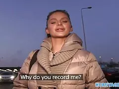 Carrie Brooks hoc sinh viet nam sex đã xem những người làm vườn làm việc và được fucked