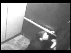 Vũ nữ thoát y có hình xăm nguy hiểm video sex vo chong viet nam quấn mình quanh cột điện