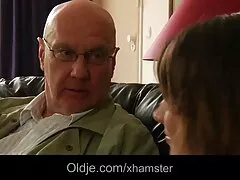 Sexy brunette Eva Lovia sex tay viet nam